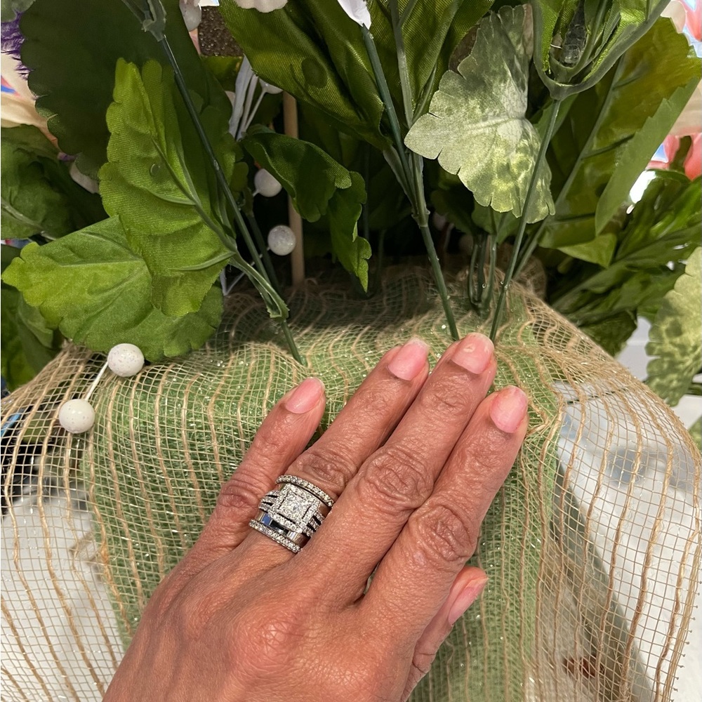 1 1/2 CTW Diamond Cluster Ring